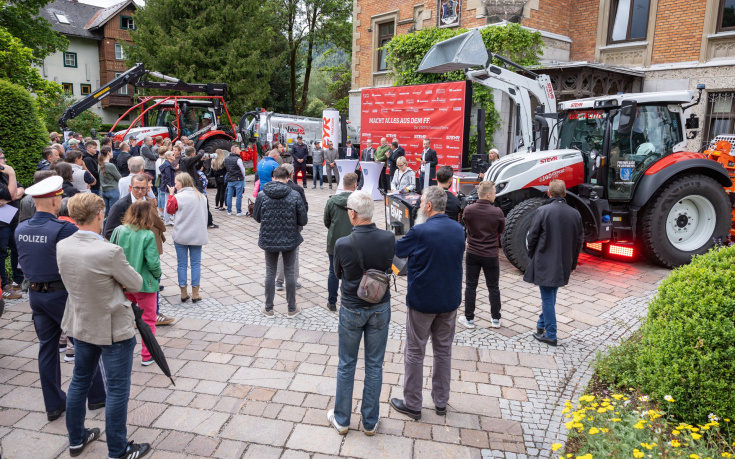 Pressenkonferenz Steyr Floriani Flotte